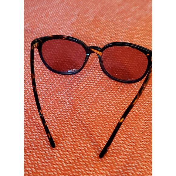 Tory Burch Black Sunglasses with Dark Lenses main image 7